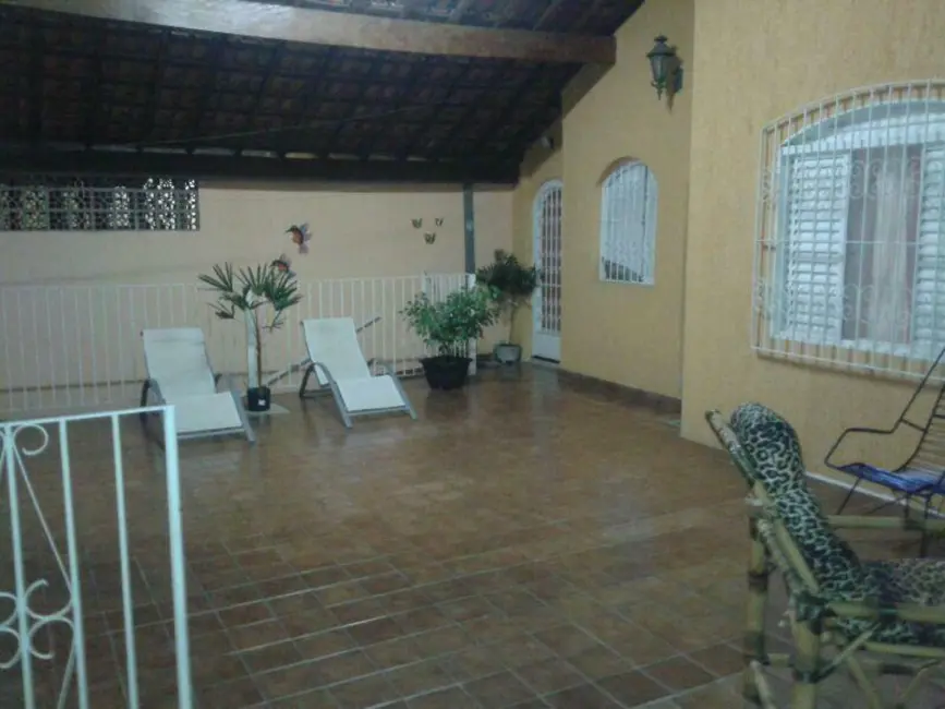Foto 2 de Casa com 3 quartos à venda, 250m2 em Sao Jose Dos Campos - SP
