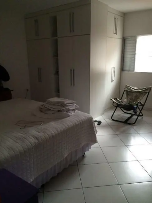 Foto 2 de Casa com 3 quartos à venda, 200m2 em Sao Jose Dos Campos - SP