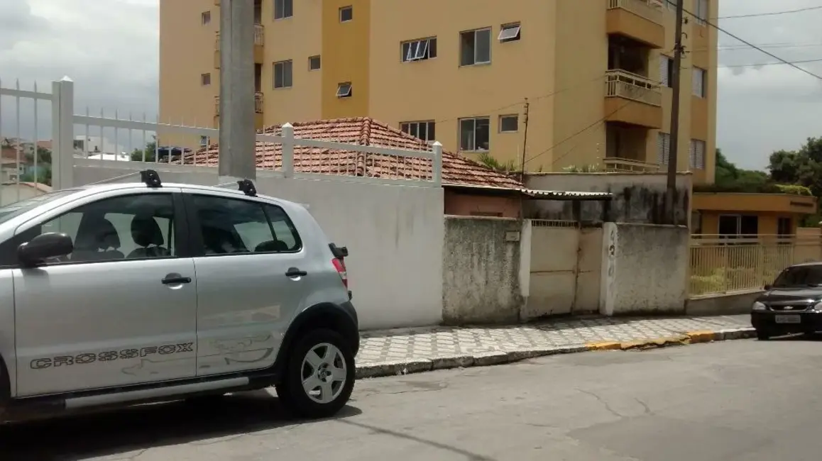 Foto 2 de Casa com 4 quartos à venda, 1308m2 em São Benedito, Guaratingueta - SP