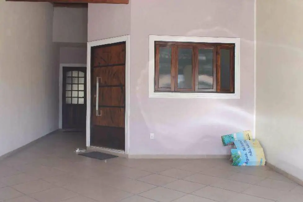 Foto 2 de Casa com 3 quartos à venda, 150m2 em Sao Jose Dos Campos - SP