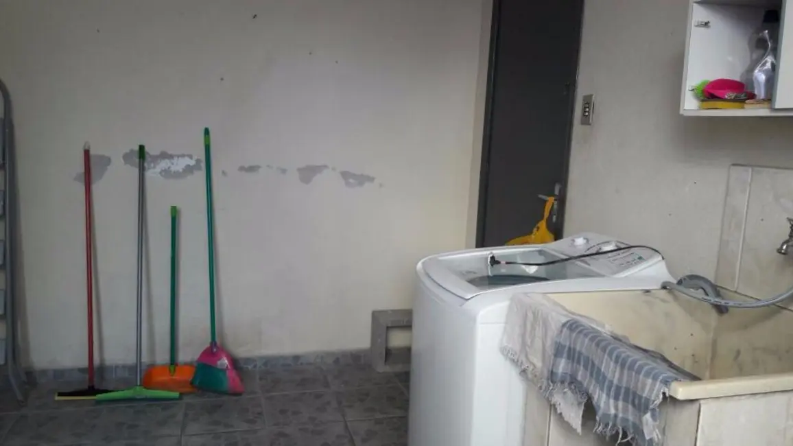 Foto 9 de Casa com 3 quartos à venda, 150m2 em Jardim Califórnia, Jacarei - SP