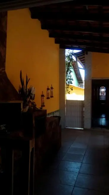 Foto 4 de Casa com 3 quartos à venda, 300m2 em Tinga, Caraguatatuba - SP