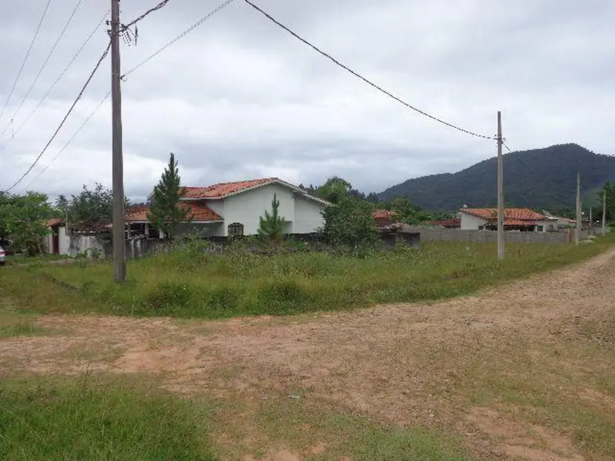 Foto 2 de Terreno / Lote à venda, 422m2 em Getuba, Caraguatatuba - SP