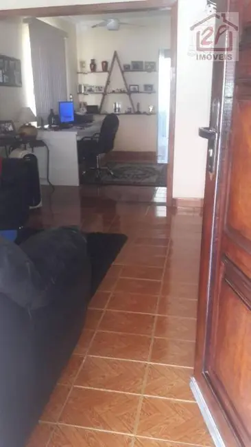 Casa com 2 quartos à venda, 470m2 em Sao Jose Dos Campos - SP - imagem 8 Foto 8 de Casa com 2 quartos à venda, 470m2 em Sao Jose Dos Campos - SP