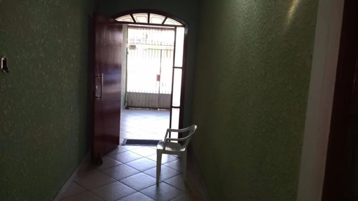 Foto 8 de Casa com 2 quartos à venda, 175m2 em Parque Santo Antônio, Jacarei - SP