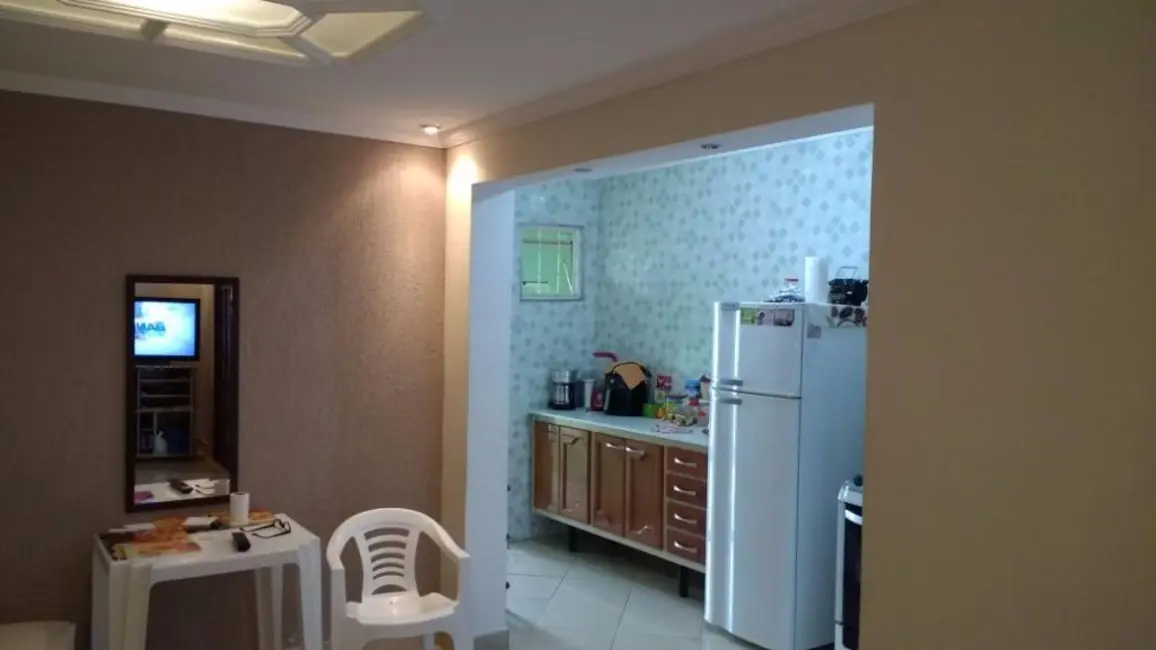 Foto 6 de Casa com 2 quartos à venda, 175m2 em Parque Santo Antônio, Jacarei - SP