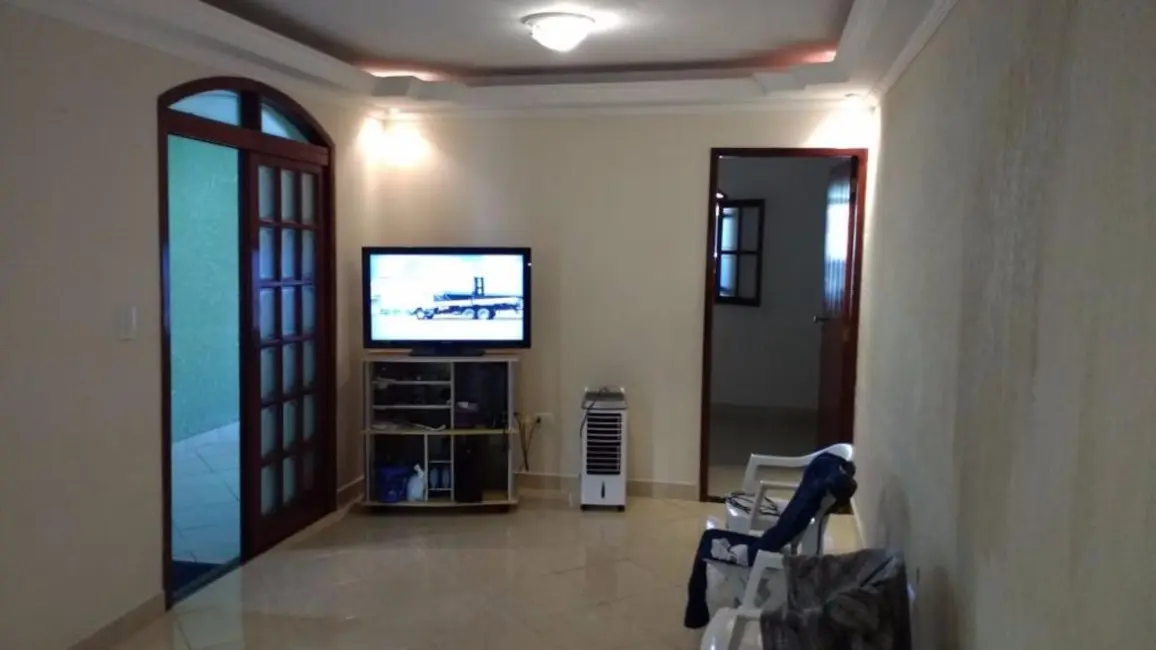 Foto 5 de Casa com 2 quartos à venda, 175m2 em Parque Santo Antônio, Jacarei - SP