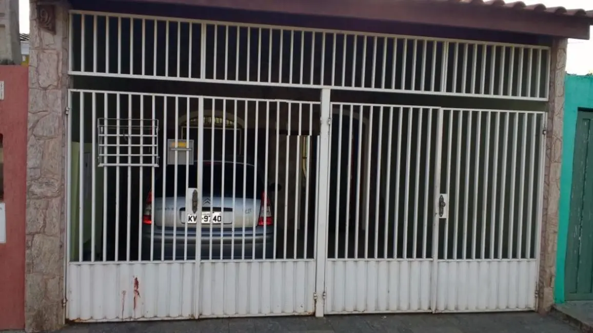 Foto 3 de Casa com 2 quartos à venda, 175m2 em Parque Santo Antônio, Jacarei - SP