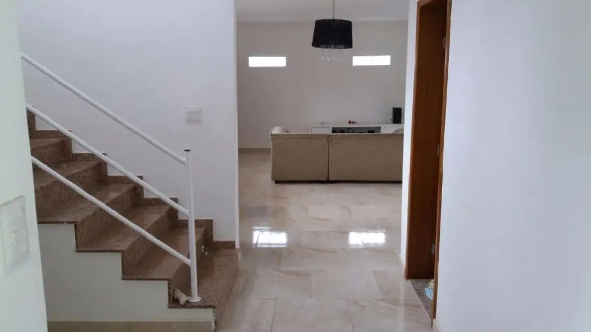 Foto 1 de Sobrado com 2 quartos à venda, 125m2 em Sao Jose Dos Campos - SP