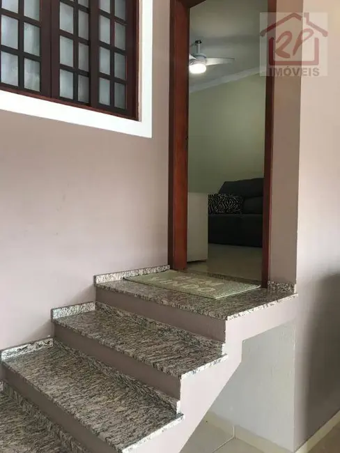 Foto 2 de Casa com 2 quartos à venda, 140m2 em Sao Jose Dos Campos - SP