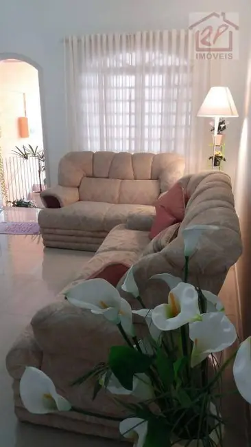 Sobrado com 2 quartos à venda, 150m2 em Sao Jose Dos Campos - SP - imagem 3 Foto 3 de Sobrado com 2 quartos à venda, 150m2 em Sao Jose Dos Campos - SP