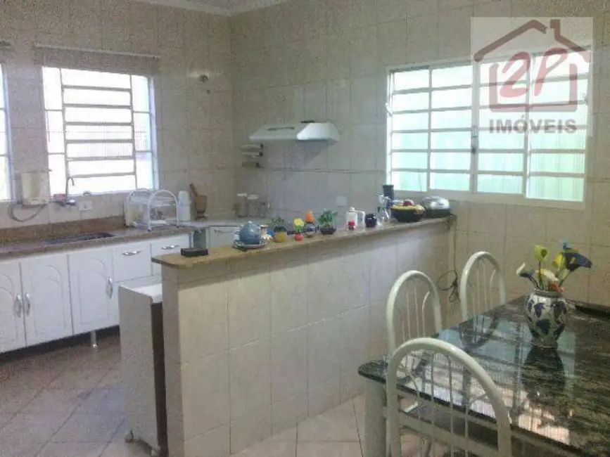 Foto 6 de Casa com 3 quartos à venda, 276m2 em Sao Jose Dos Campos - SP