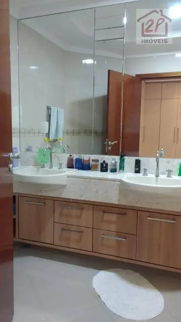 Foto 4 de Sobrado com 4 quartos à venda, 215m2 em Sao Jose Dos Campos - SP