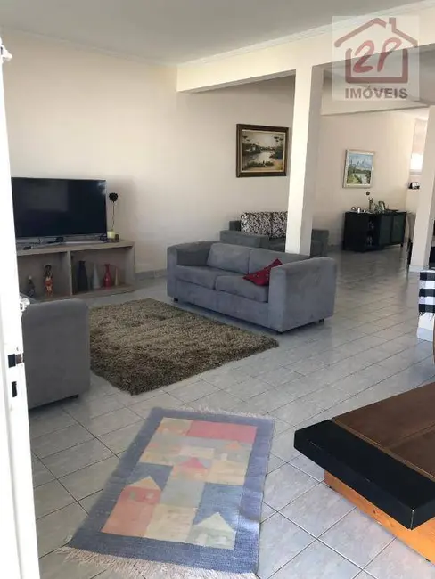 Foto 3 de Sobrado com 6 quartos para alugar, 490m2 em Sao Jose Dos Campos - SP