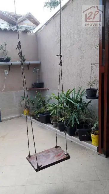 Sobrado com 4 quartos à venda, 250m2 em Jacarei - SP - imagem 4 Foto 4 de Sobrado com 4 quartos à venda, 250m2 em Jacarei - SP