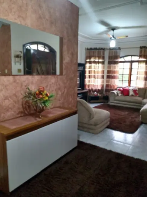 Foto 2 de Sobrado com 3 quartos à venda, 370m2 em Jardim Santa Maria, Jacarei - SP