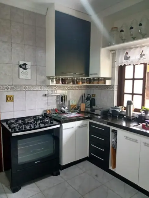 Foto 4 de Sobrado com 3 quartos à venda, 370m2 em Jardim Santa Maria, Jacarei - SP