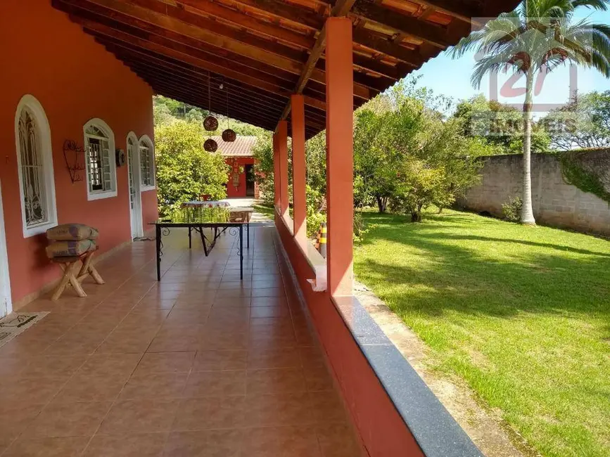Chácara com 3 quartos à venda, 2000m2 em Sao Jose Dos Campos - SP - imagem 3 Foto 3 de Chácara com 3 quartos à venda, 2000m2 em Sao Jose Dos Campos - SP