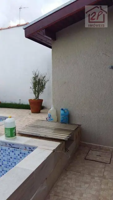 Foto 2 de Casa com 3 quartos à venda, 300m2 em Sao Jose Dos Campos - SP