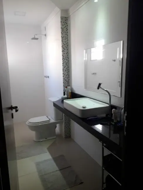 Foto 6 de Sobrado com 2 quartos à venda, 200m2 em Sao Jose Dos Campos - SP