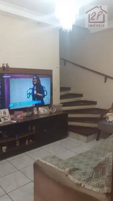 Sobrado com 2 quartos à venda, 116m2 em Jacarei - SP - imagem 3 Foto 3 de Sobrado com 2 quartos à venda, 116m2 em Jacarei - SP