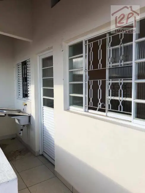 Foto 2 de Casa com 2 quartos à venda, 180m2 em Sao Jose Dos Campos - SP