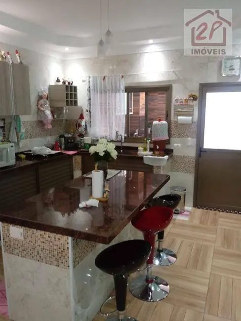 Foto 3 de Casa com 3 quartos à venda, 250m2 em Jacarei - SP