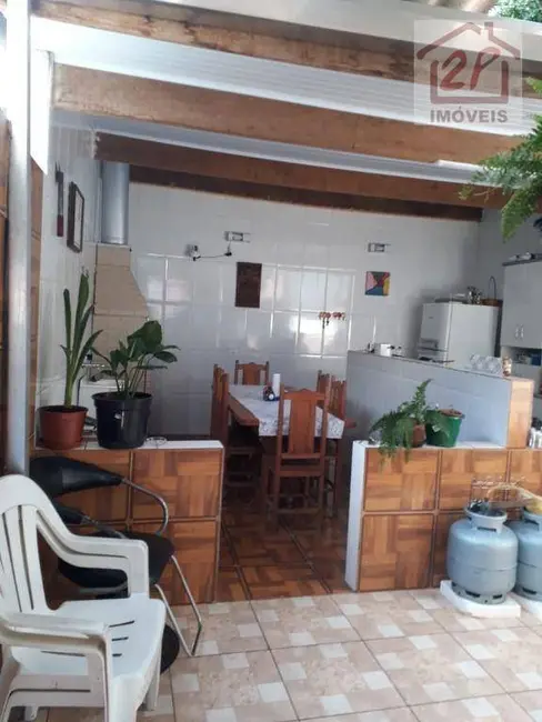 Foto 1 de Casa com 1 quarto à venda, 125m2 em Rio do Ouro, Caraguatatuba - SP