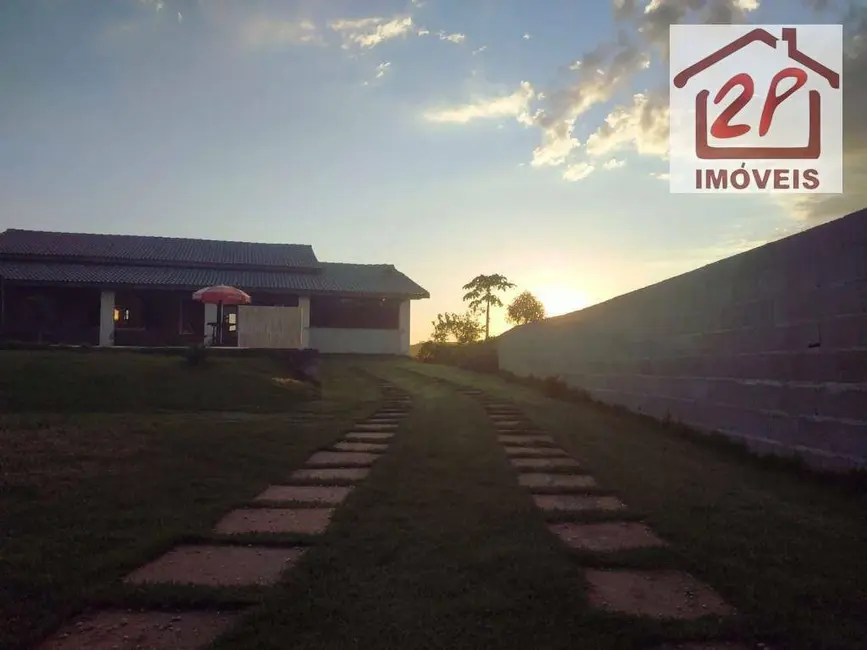 Chácara com 3 quartos à venda, 700m2 em Cacapava - SP - imagem 3 Foto 3 de Chácara com 3 quartos à venda, 700m2 em Cacapava - SP