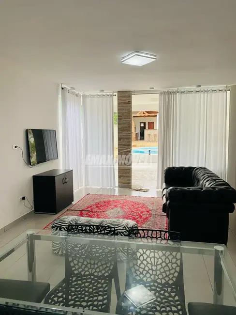 Foto 2 de Chácara com 3 quartos para alugar, 200m2 em Aracoiaba Da Serra - SP