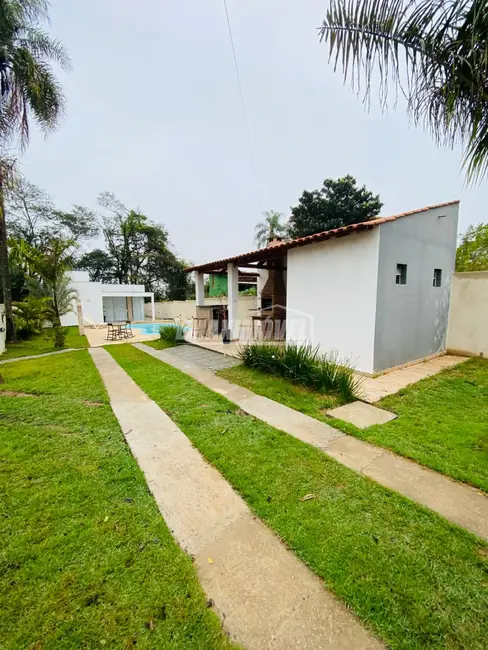 Foto 1 de Chácara com 3 quartos para alugar, 200m2 em Aracoiaba Da Serra - SP
