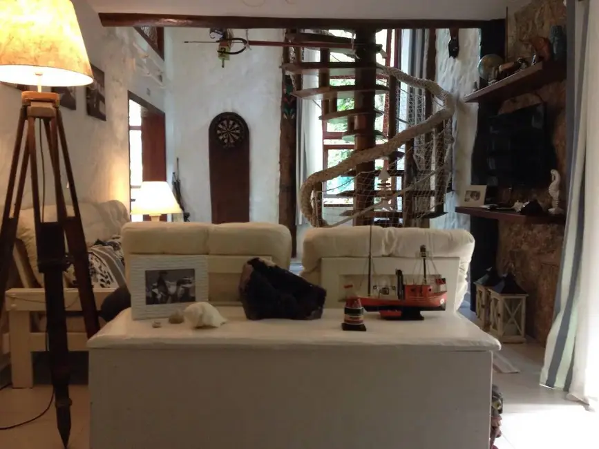 Foto 6 de Casa com 2 quartos para alugar, 210m2 em Ubatuba - SP