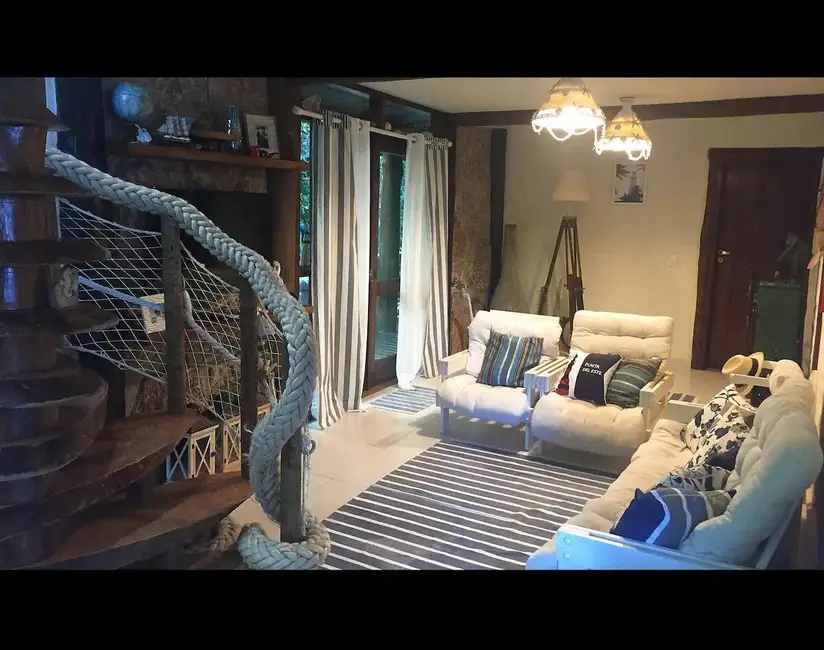 Foto 4 de Casa com 2 quartos para alugar, 210m2 em Ubatuba - SP