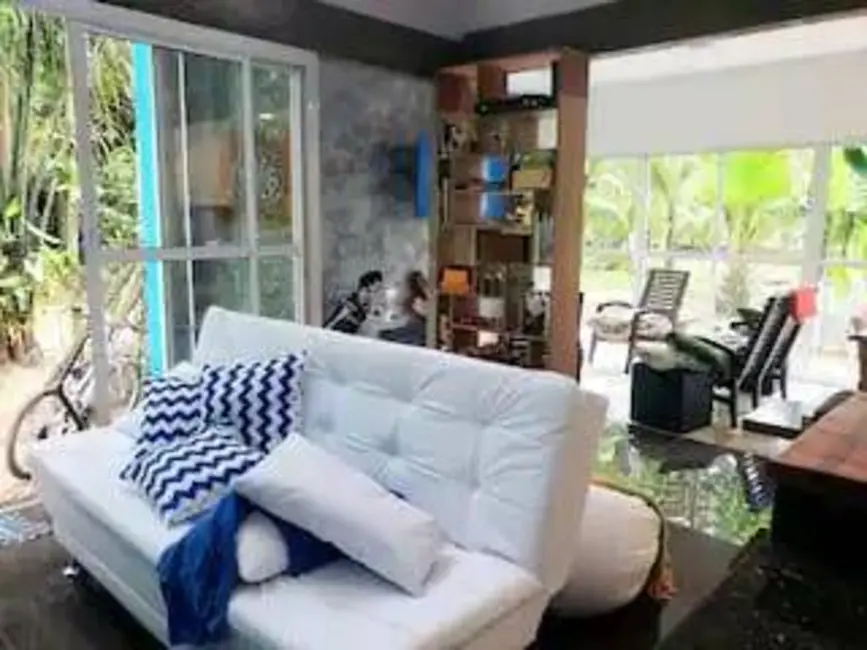 Foto 6 de Casa com 3 quartos à venda e para alugar, 177m2 em Ubatuba - SP