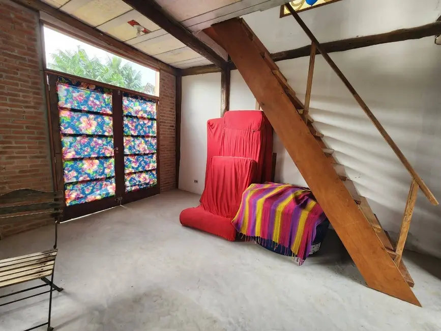 Foto 6 de Casa com 1 quarto à venda e para alugar, 81m2 em Ubatuba - SP