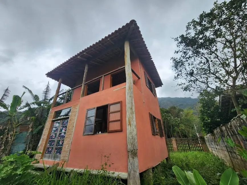 Foto 3 de Casa com 1 quarto à venda e para alugar, 81m2 em Ubatuba - SP
