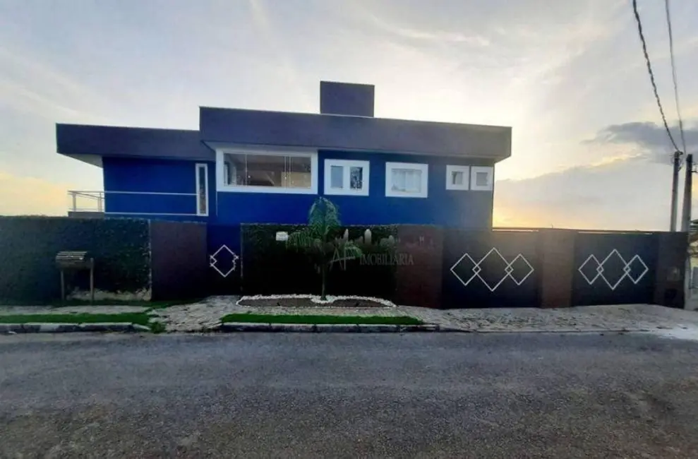 Foto 2 de Casa com 3 quartos à venda, 560m2 em Granjas Rurais Reunidas São Judas Tadeu, Taubate - SP