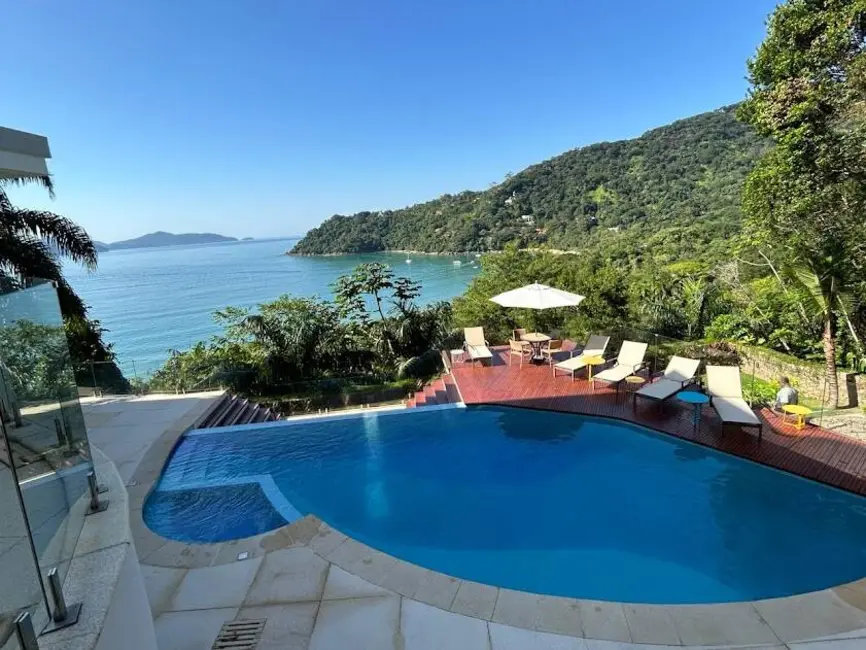 Foto 3 de Casa com 6 quartos à venda e para alugar, 1100m2 em Ubatuba - SP