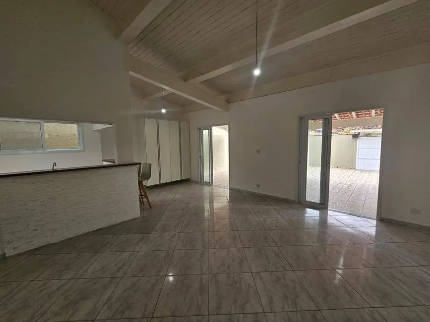 Foto 6 de Casa com 4 quartos à venda e para alugar, 167m2 em Centro, Ubatuba - SP