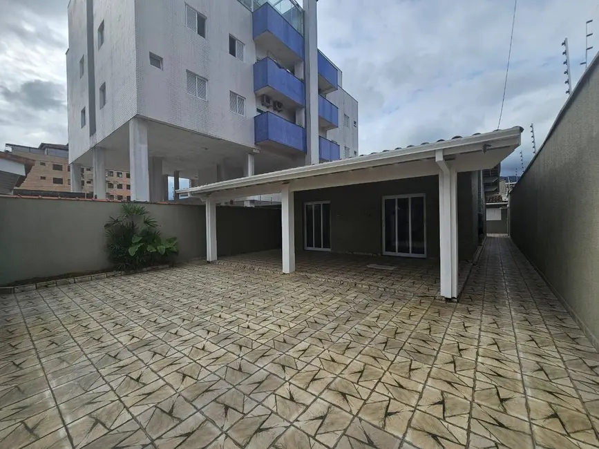 Foto 2 de Casa com 4 quartos à venda e para alugar, 167m2 em Centro, Ubatuba - SP