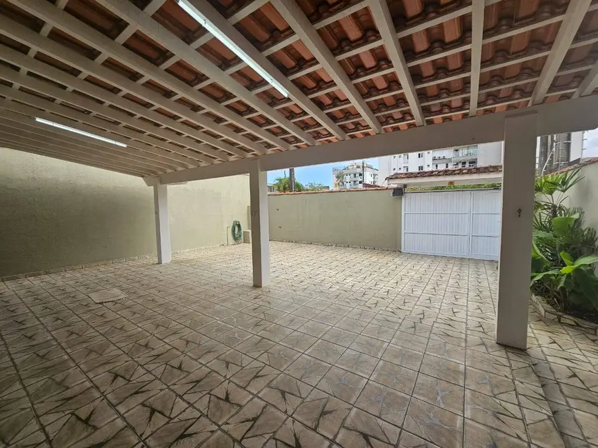 Foto 3 de Casa com 4 quartos à venda e para alugar, 167m2 em Centro, Ubatuba - SP
