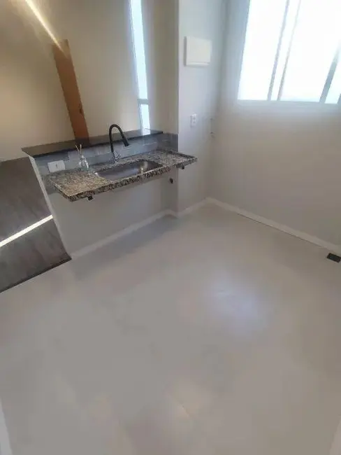 Foto 3 de Apartamento com 2 quartos à venda, 44m2 em Jardim Gurilândia, Taubate - SP