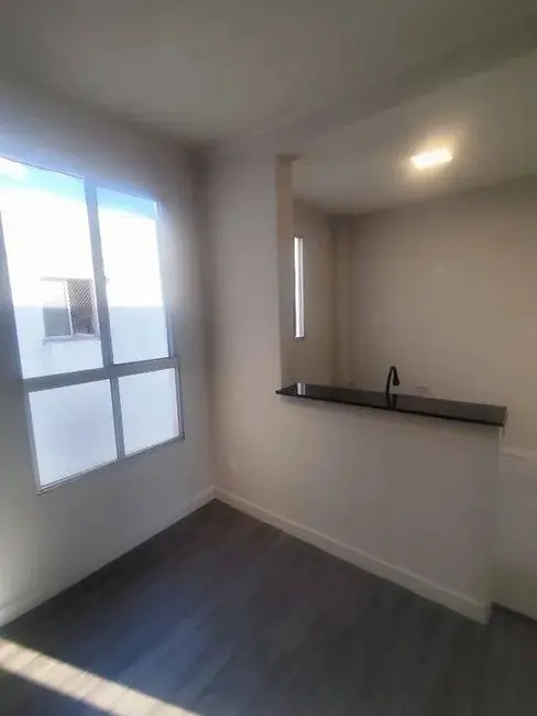 Foto 4 de Apartamento com 2 quartos à venda, 44m2 em Jardim Gurilândia, Taubate - SP