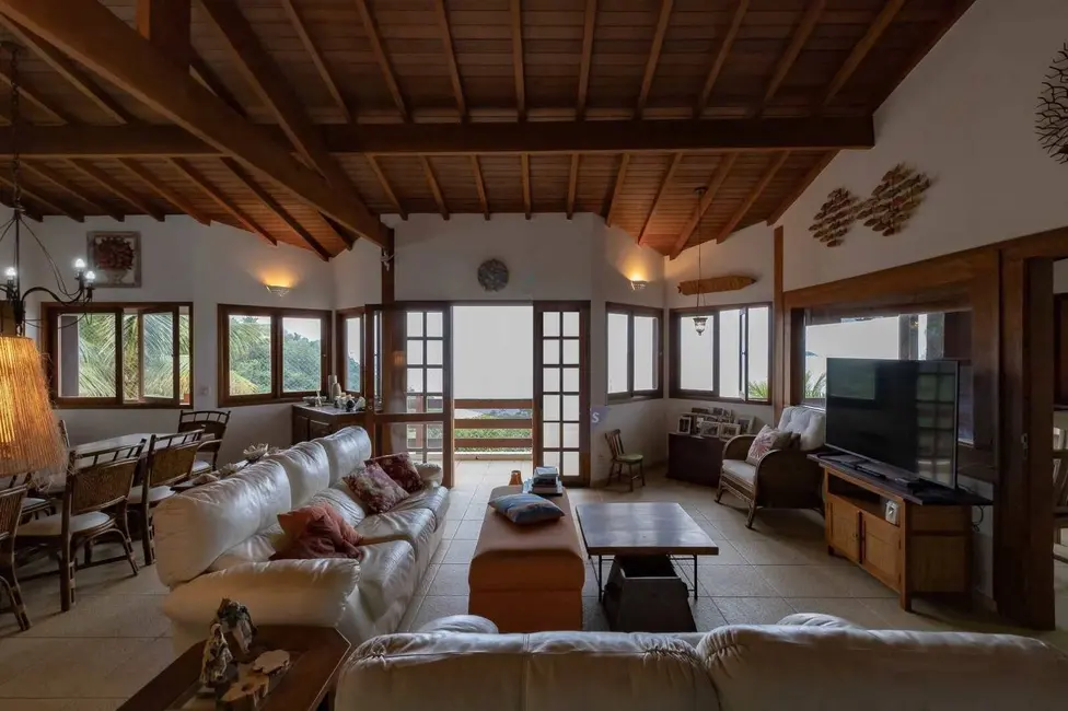 Casa de Condomínio com 5 quartos à venda e para alugar, 380m2 em Ubatuba - SP - imagem 5 Foto 5 de Casa de Condomínio com 5 quartos à venda e para alugar, 380m2 em Ubatuba - SP