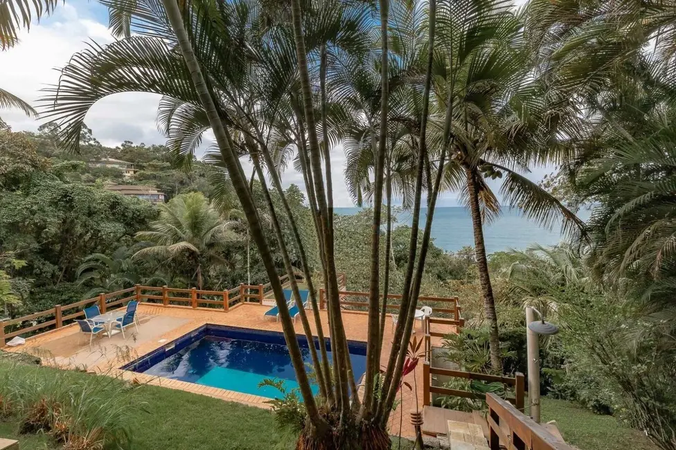Casa de Condomínio com 5 quartos à venda e para alugar, 380m2 em Ubatuba - SP - imagem 3 Foto 3 de Casa de Condomínio com 5 quartos à venda e para alugar, 380m2 em Ubatuba - SP