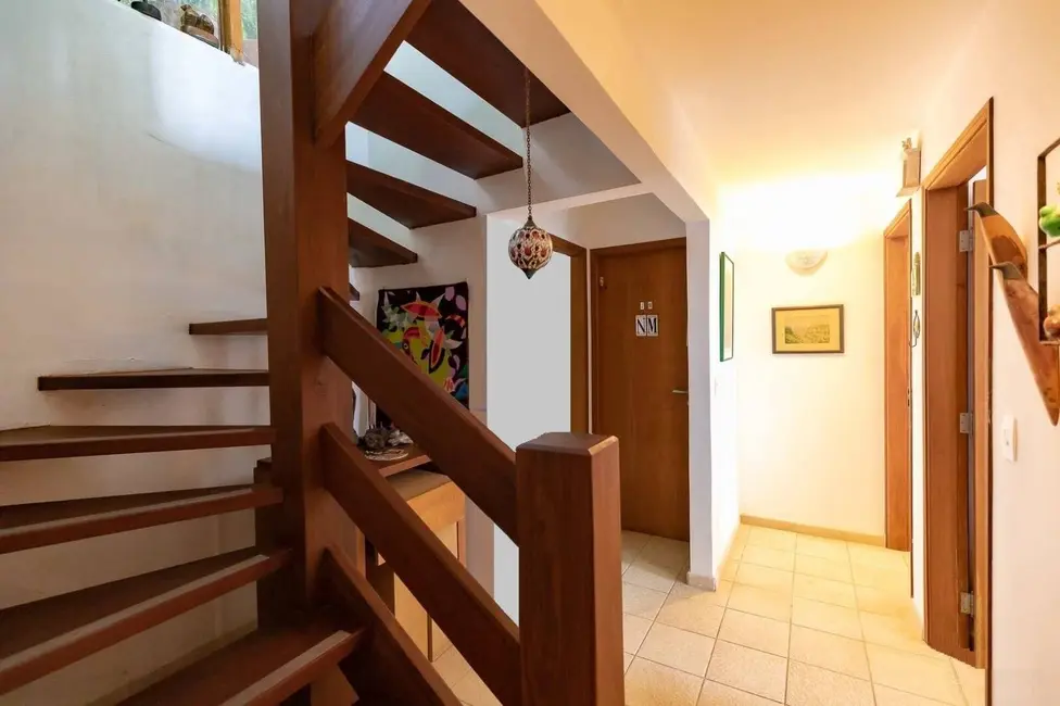 Casa de Condomínio com 5 quartos à venda e para alugar, 380m2 em Ubatuba - SP - imagem 6 Foto 6 de Casa de Condomínio com 5 quartos à venda e para alugar, 380m2 em Ubatuba - SP