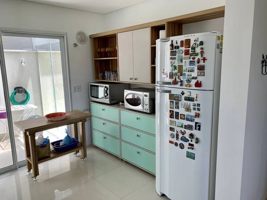 Foto 8 de Apartamento com 2 quartos para alugar em Bombinhas - SC