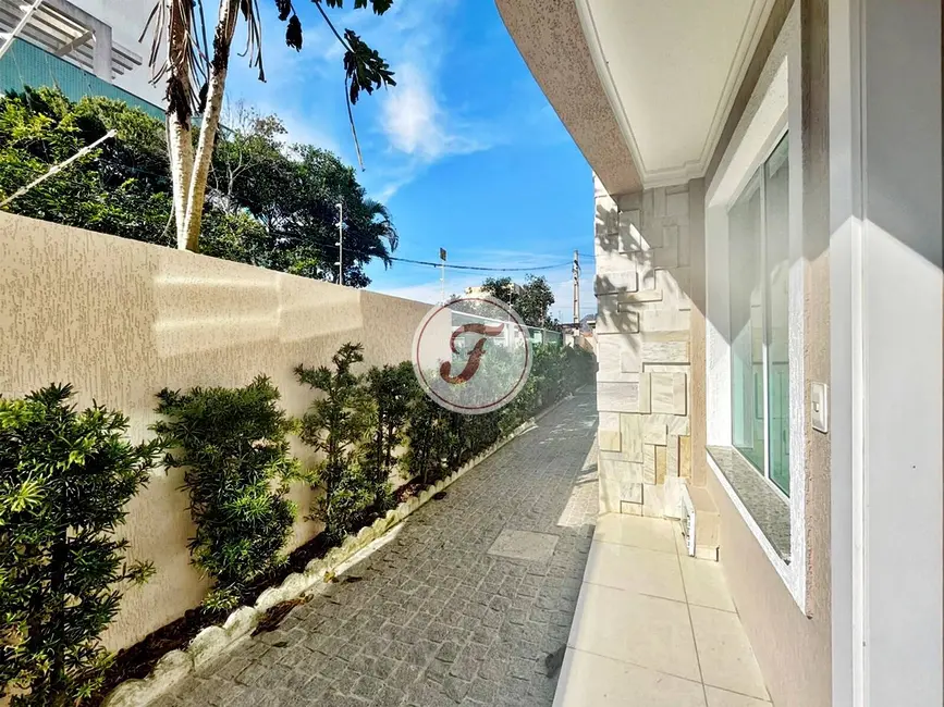 Foto 6 de Sobrado com 2 quartos para alugar em Bombinhas - SC