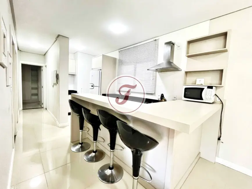 Apartamento com 3 quartos para alugar em Bombinhas - SC - imagem 5 Foto 5 de Apartamento com 3 quartos para alugar em Bombinhas - SC