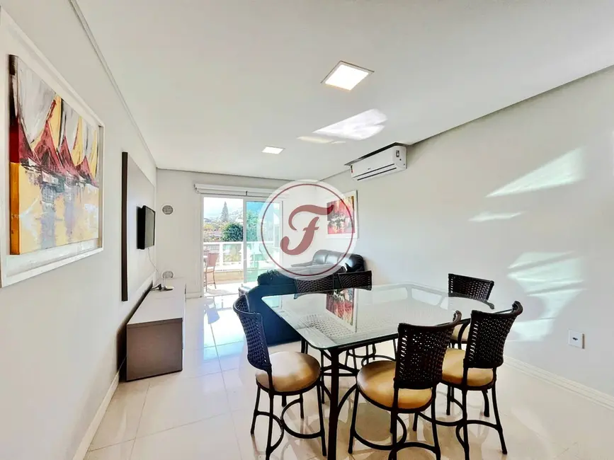 Foto 7 de Apartamento com 2 quartos para alugar em Bombinhas - SC